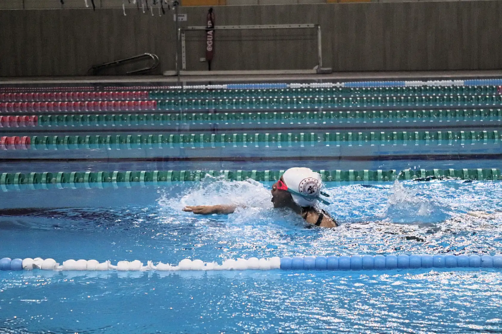 Doktorlar 'Spor yapamaz' dedi, paralimpik yüzücü Miray Türkiye şampiyonu oldu
