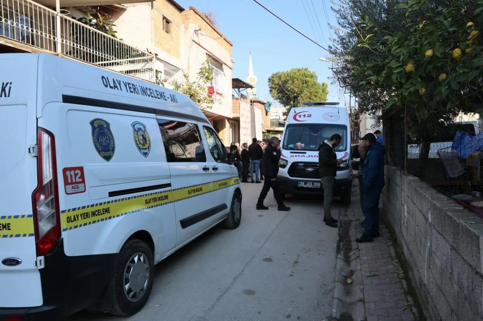 Kahvaltı sofrasında vahşet: İki kadın bir erkek bıçaklanarak öldürüldü