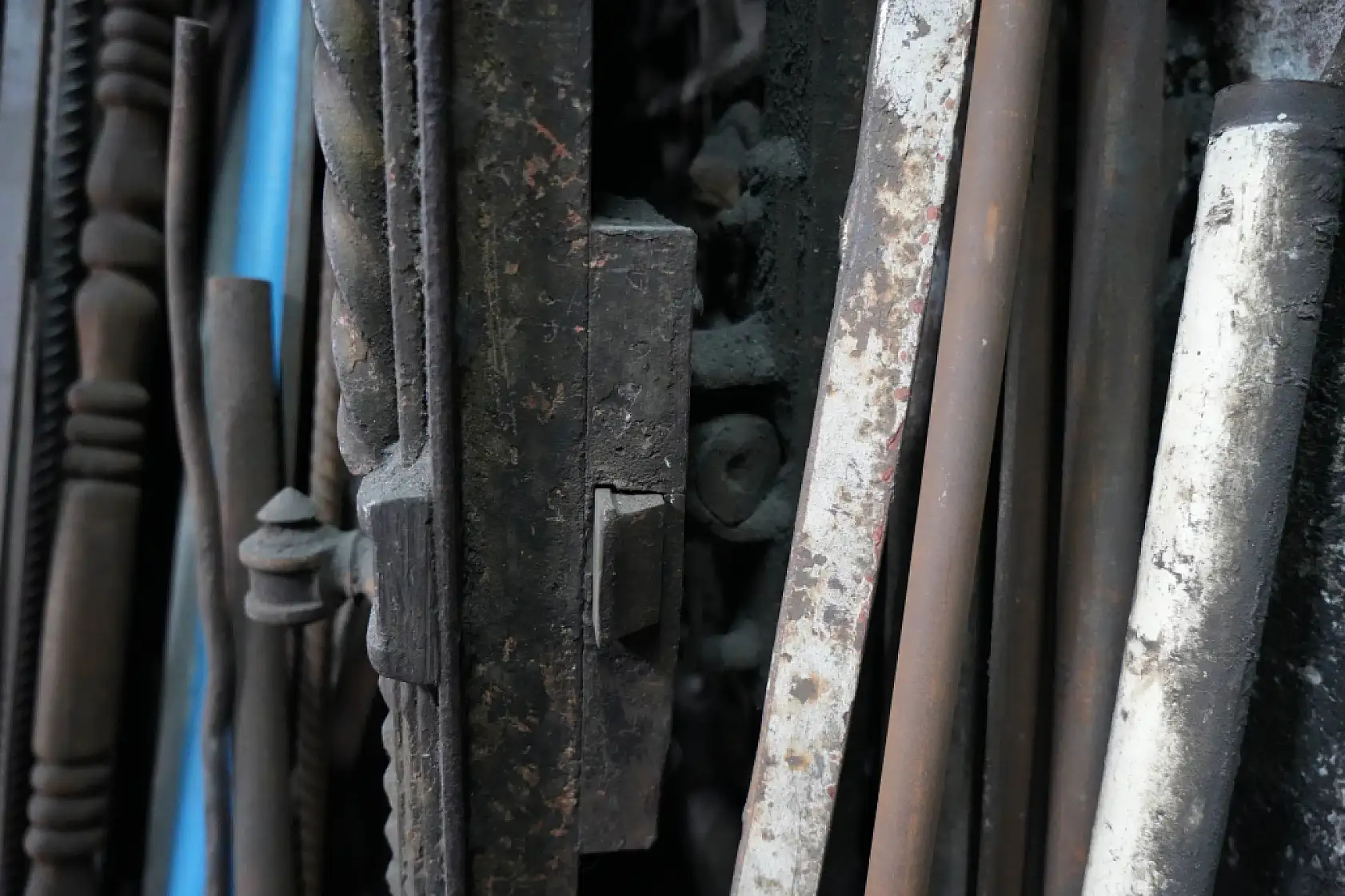 Papazlar demircideki 'Meryem Ana' figürlü tarihi kapının peşinde