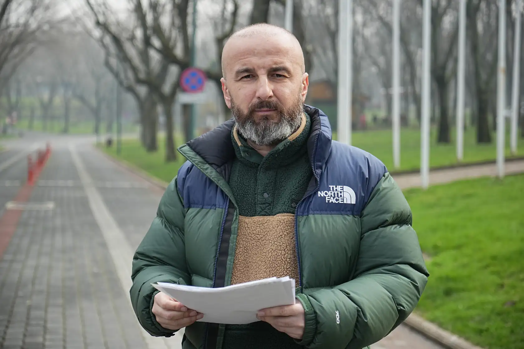 Saç ekerken kulak zarını biçti