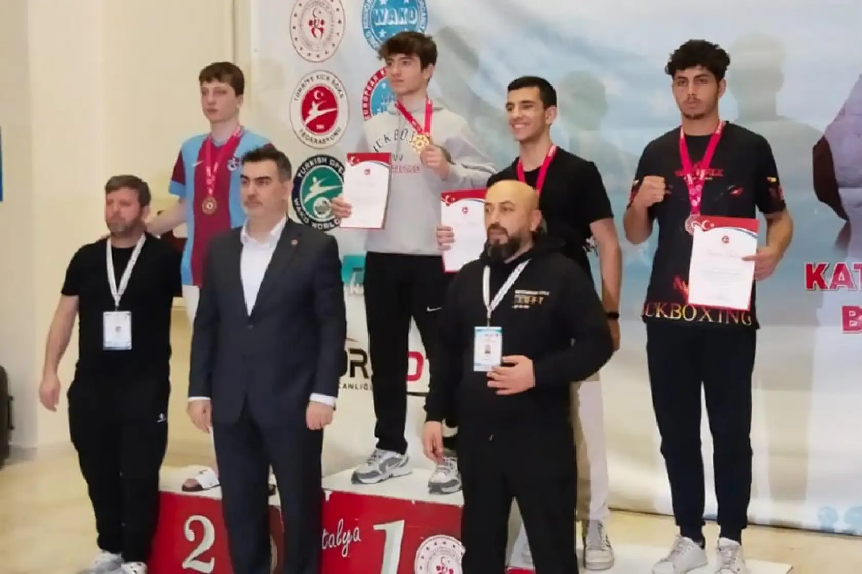 Fethiyeli sporcu Kick Boks'ta Türkiye üçüncüsü oldu