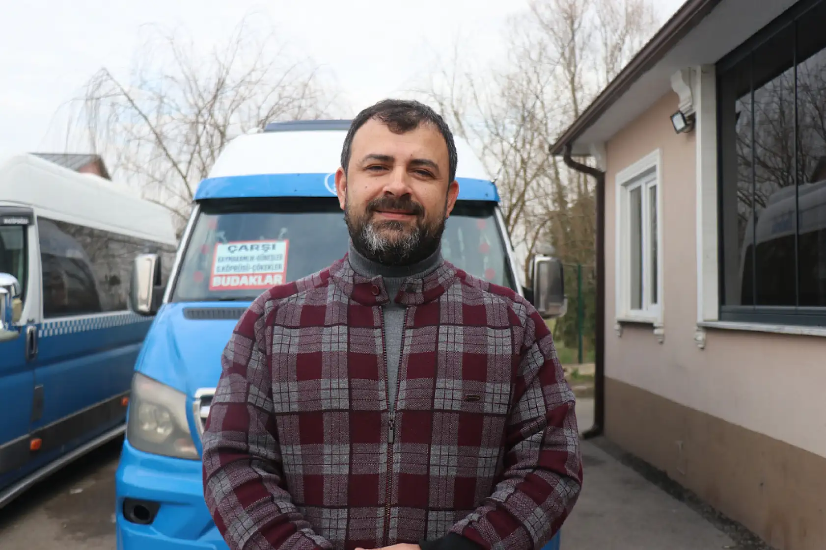 Araba sevgisi 22 yaşındaki kadını önce taksi sonra dolmuş şoförü yaptı