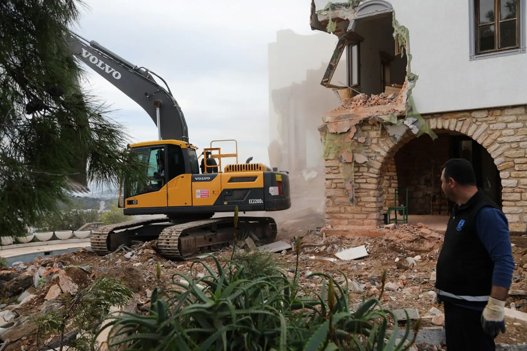 Bodrum'da kaçak yapılarla mücadele devam ediyor