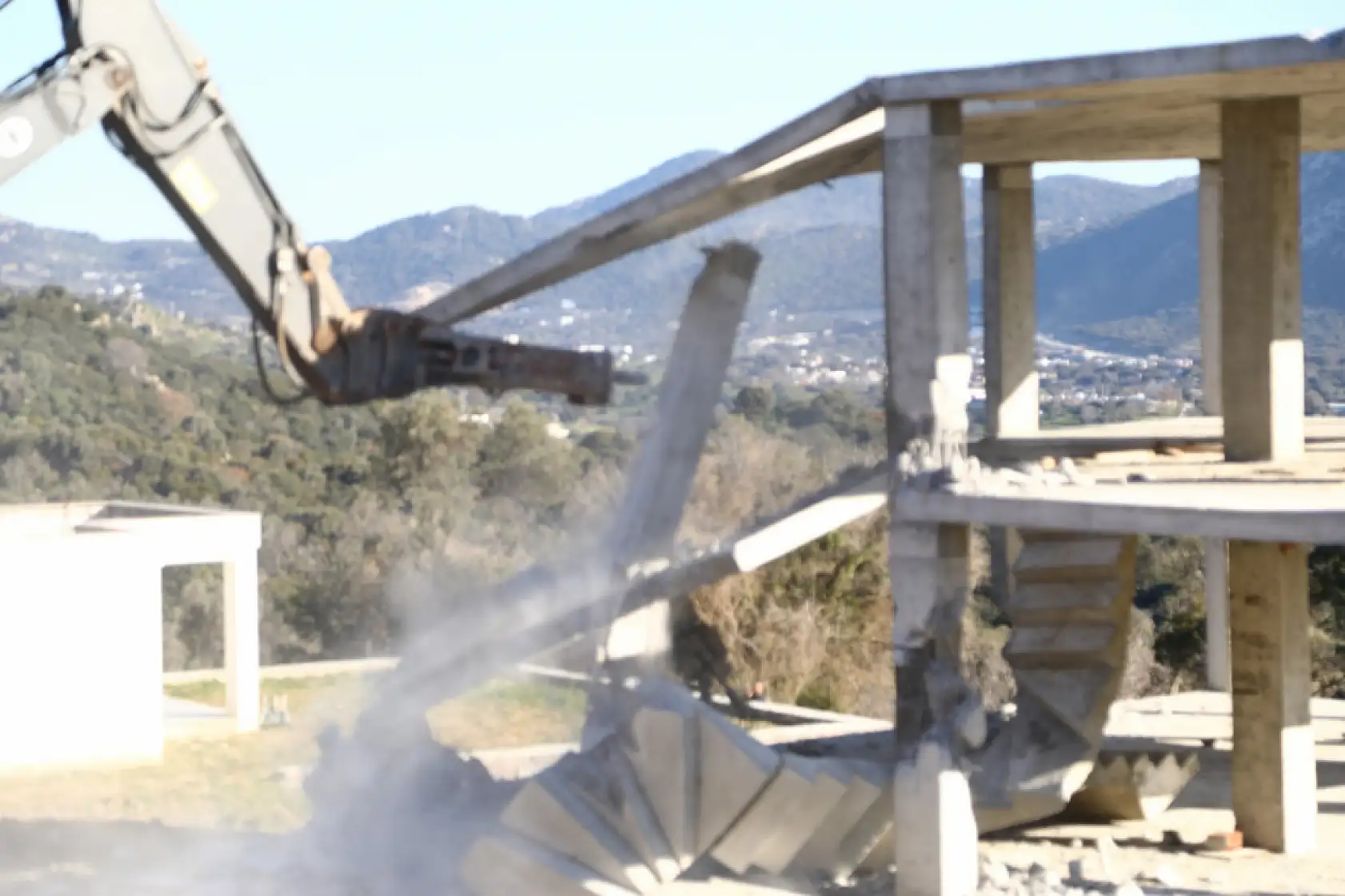Bodrum'da kaçak yapılarla mücadele devam ediyor