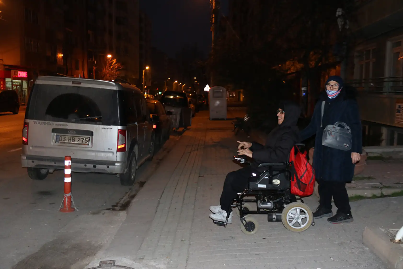 57 yaşındaki fedakar anne, 21 yıldır oğluyla engelleri aşıp onu şampiyonluklara taşıyor