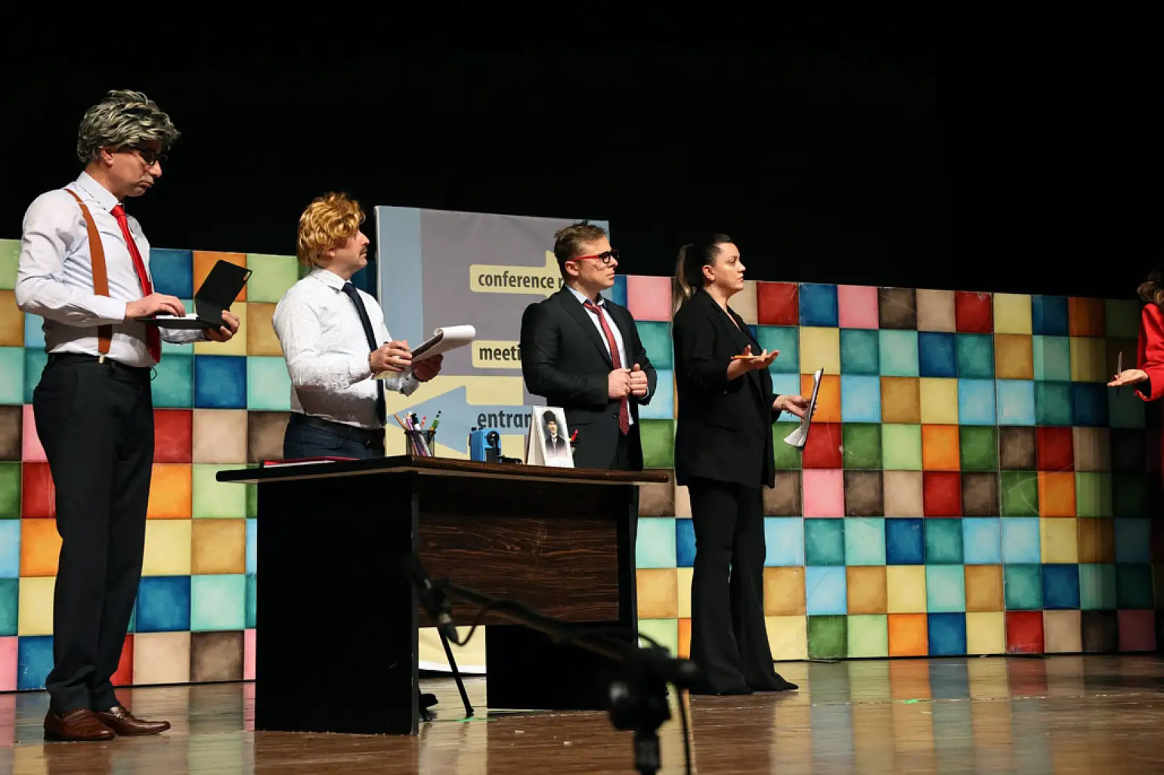 'Bize Gülmek Lazım' izleyicisiyle buluştu