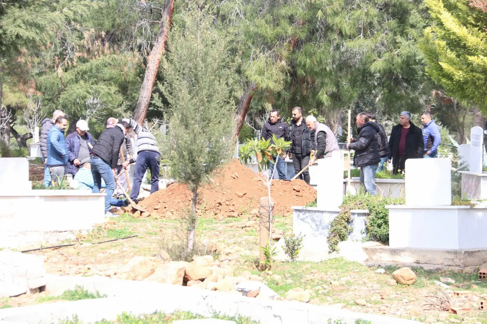 Fethiye'de 20 yıl sonra aydınlatılan cinayetin kurbanı son yolculuğuna uğurlandı