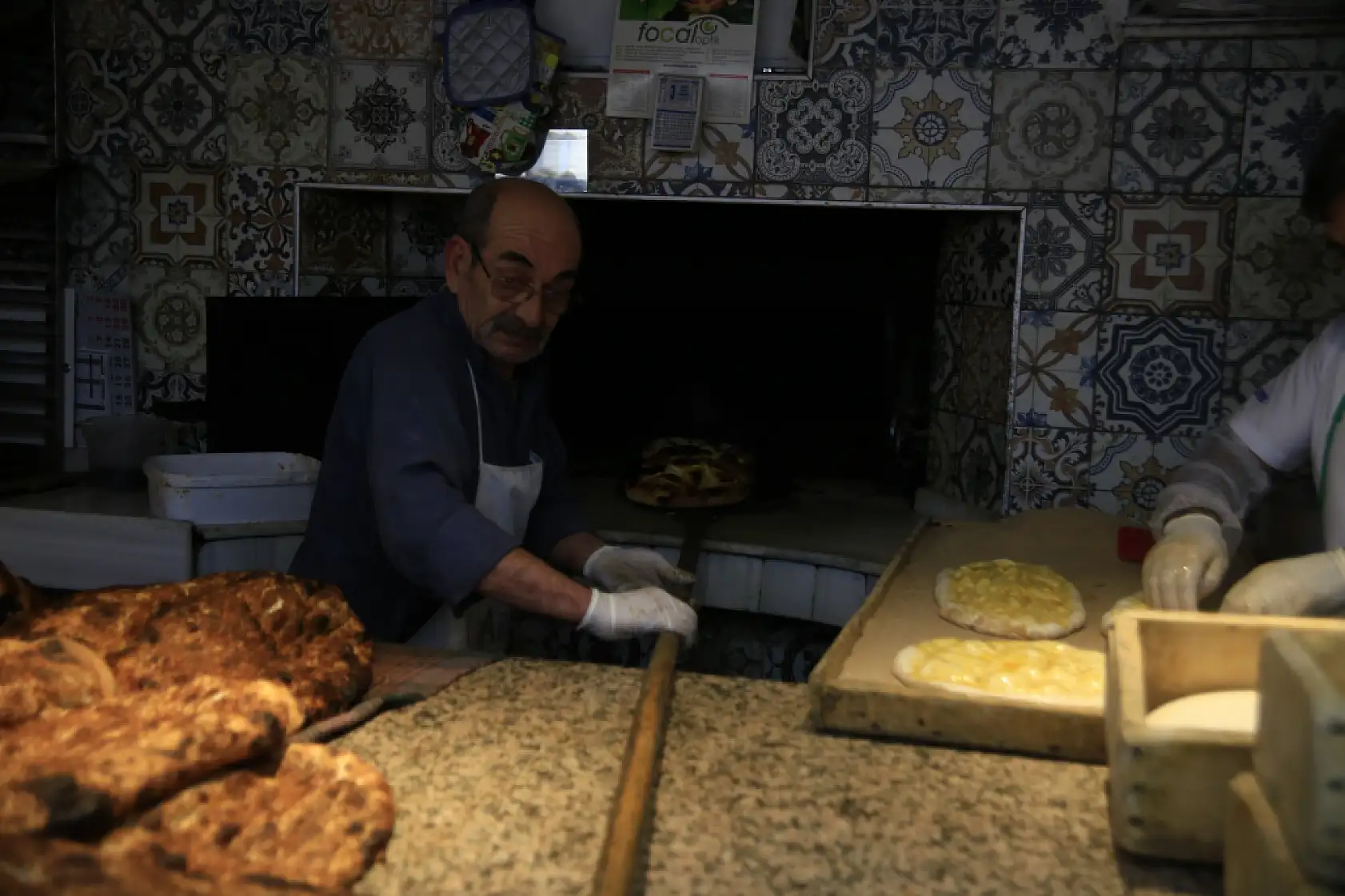 92 yıllık gelenek...İftariyelik tabanca, kılıç, testi ve telefon