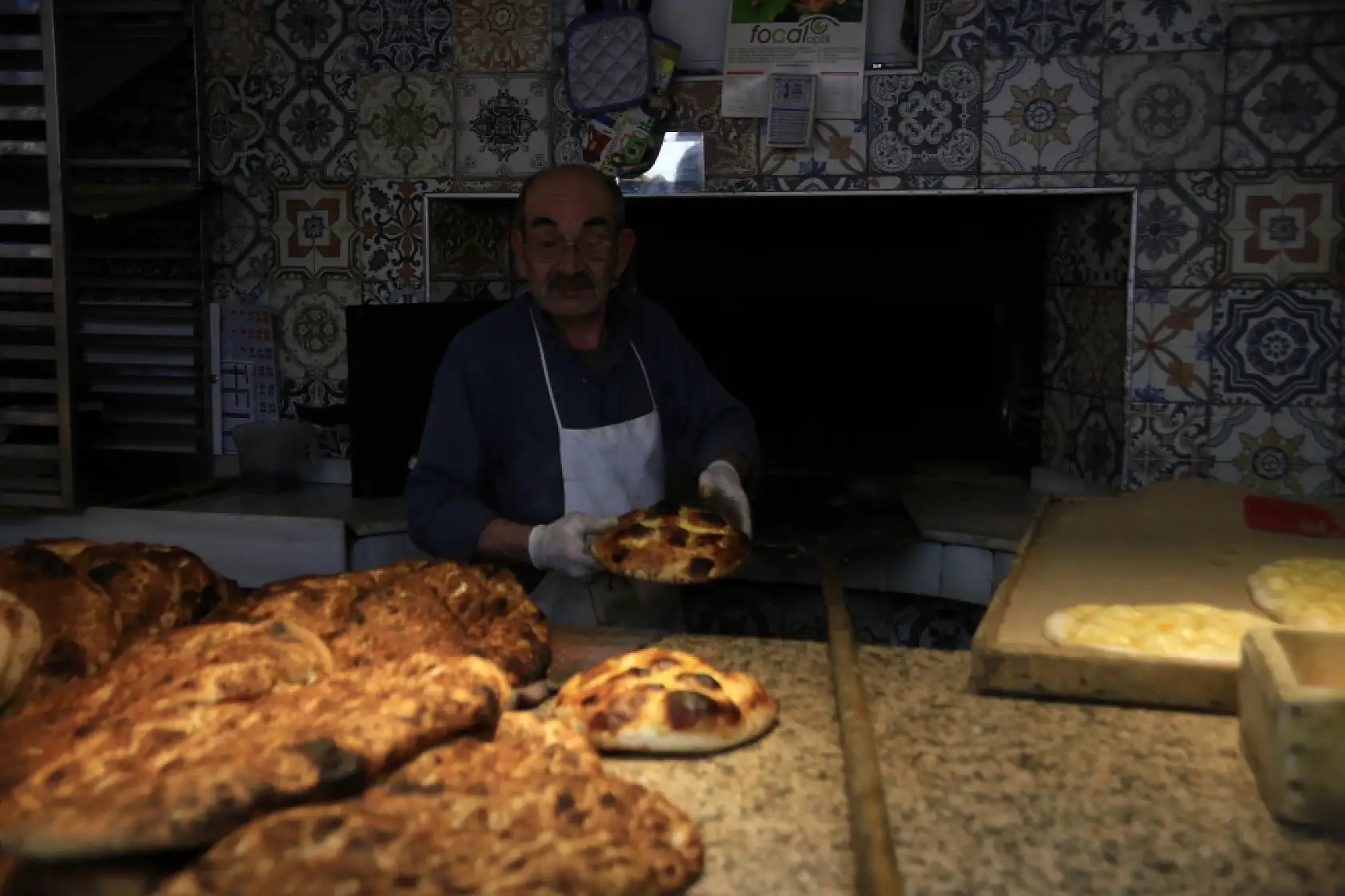 92 yıllık gelenek...İftariyelik tabanca, kılıç, testi ve telefon