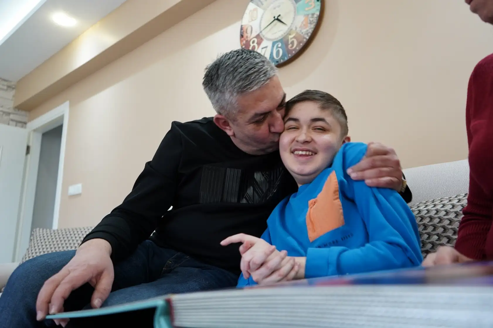 Evladını kurtarmak isterken dolandırıcıların hedefi oldu, yüreği dayanmayan baba kalp krizi geçirdi