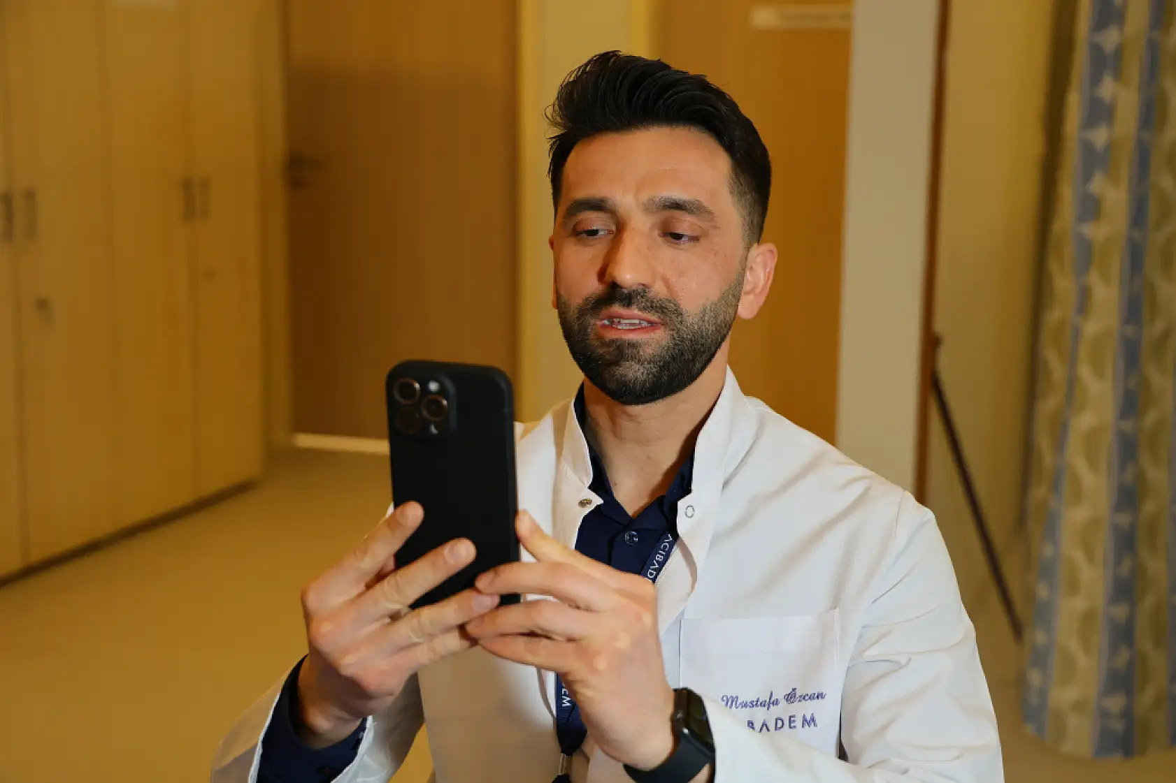 Aşırı telefon ve bilgisayar kullanımı 'Text Neck' sendromuna yol açıyor
