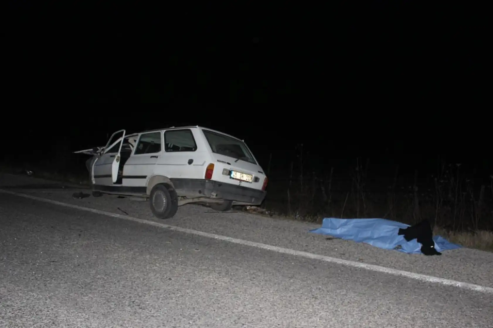 Feci trafik kazası! Otomobil kamyona arkadan çarptı, 1 ölü, 3 yaralı