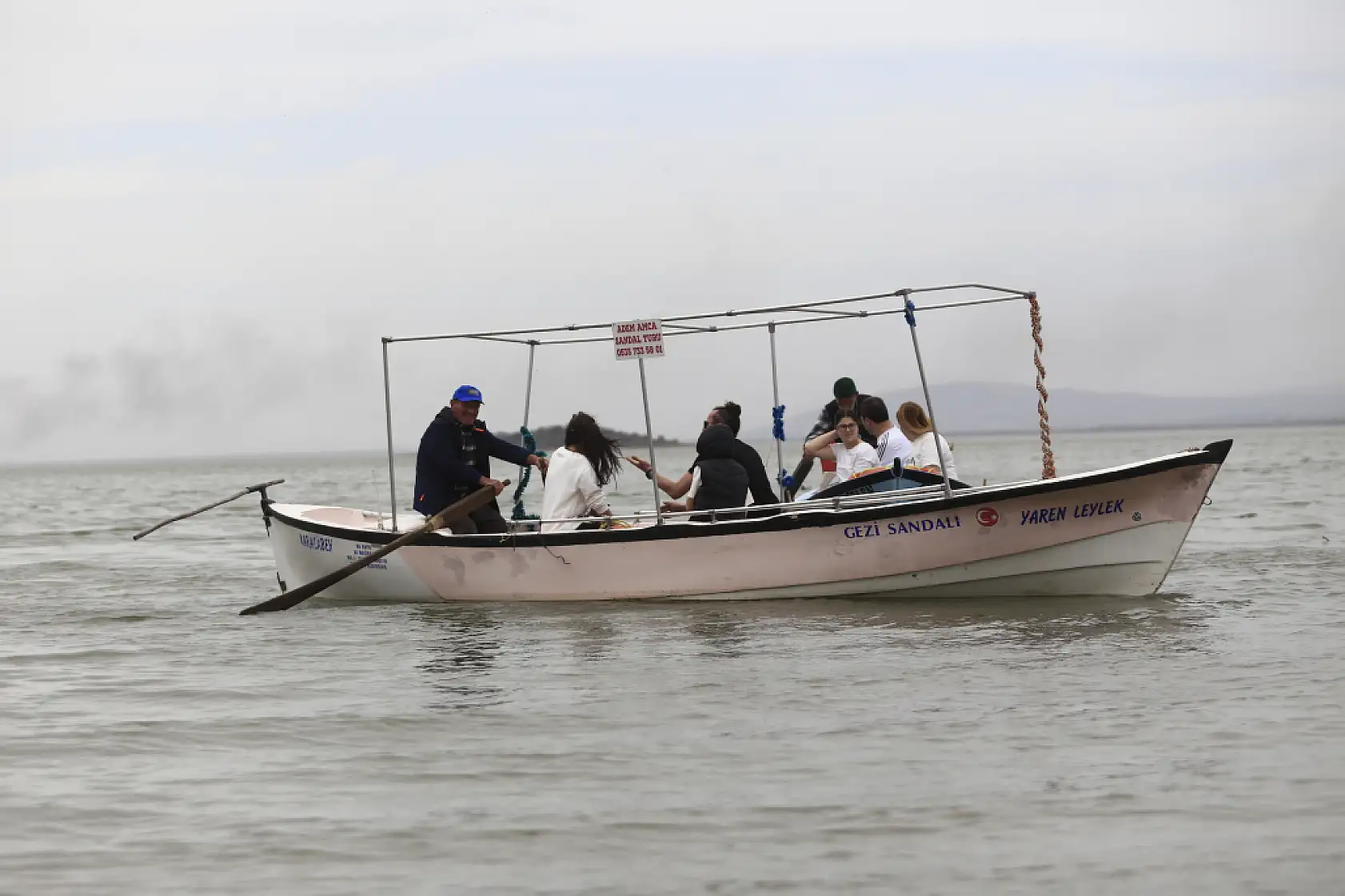 Yaren leyleğin geldiği duyan, o köye akın etti