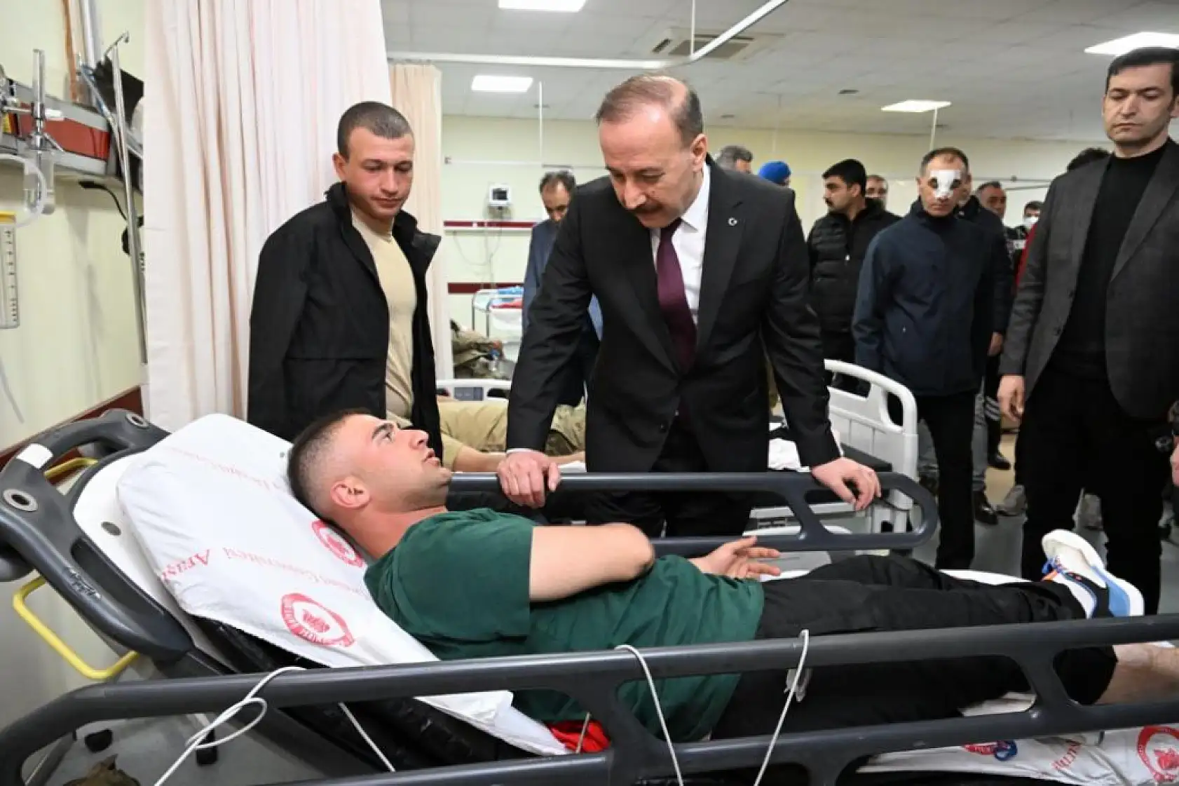 Isparta'da askeri kışlada çıkan kavgada 2'si ağır çok sayıda asker yaralandı