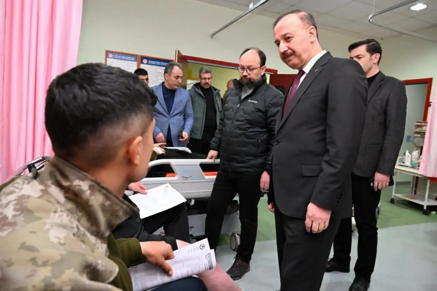 Isparta'da askeri kışlada çıkan kavgada 2'si ağır çok sayıda asker yaralandı