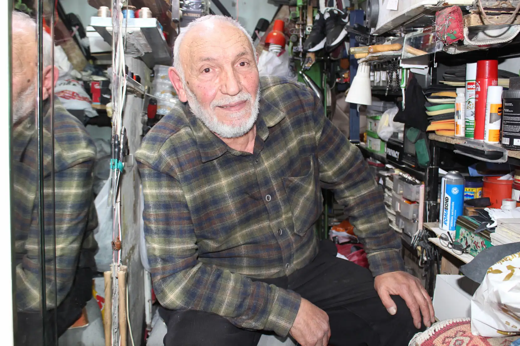 3 metrekarelik dükkana bir ömür sığdırdı