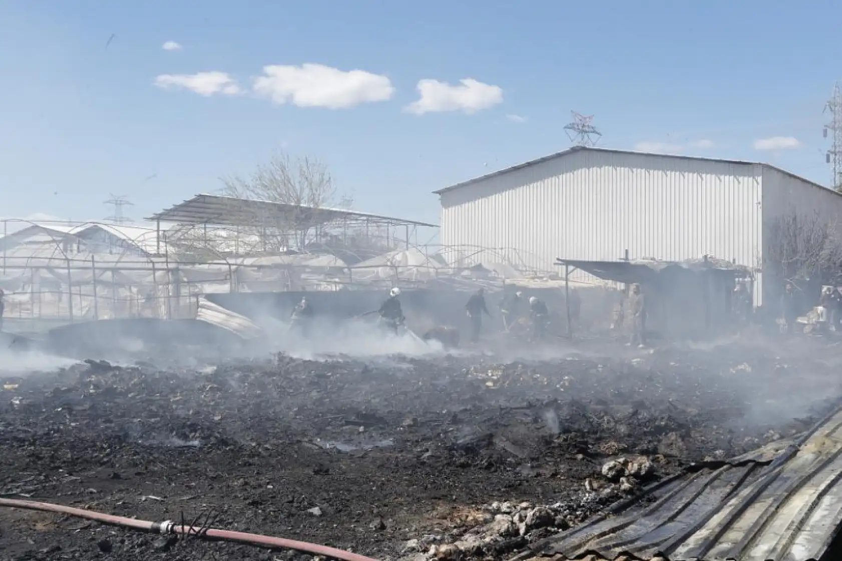 Hurdalıkta çıkan yangın korkuttu