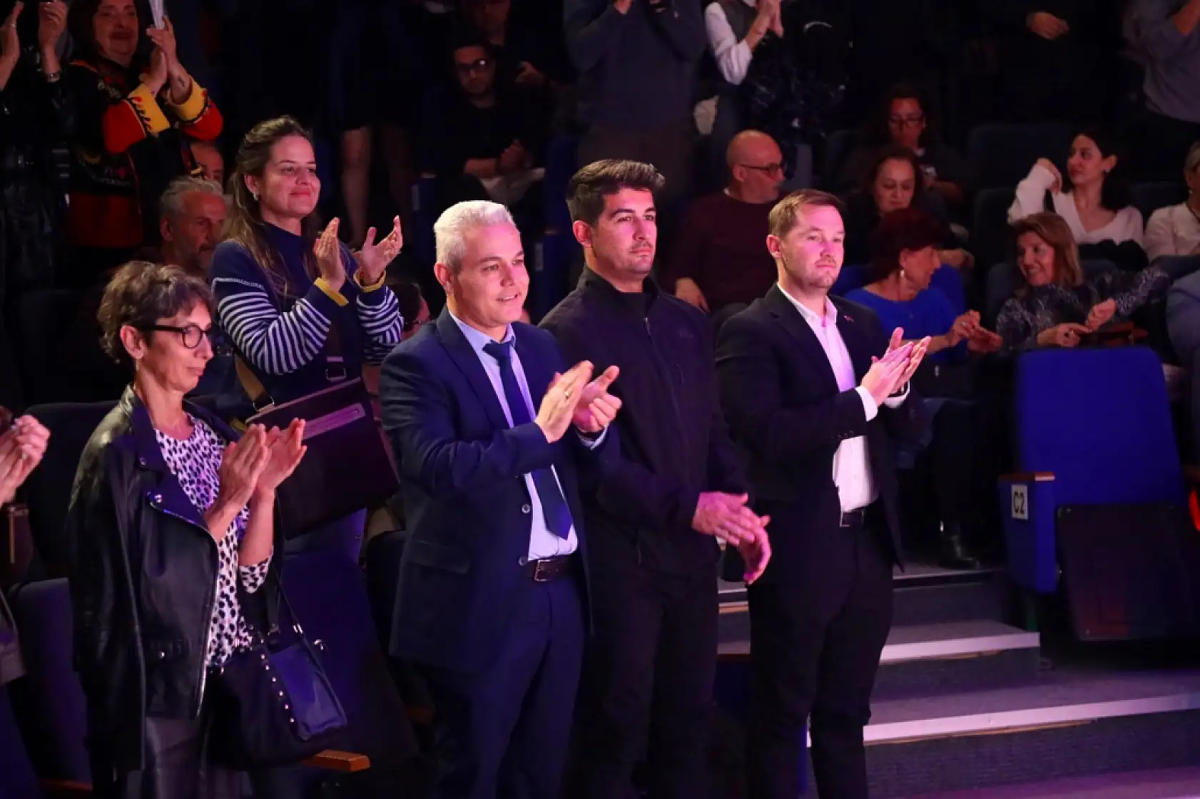 Bodrum'da Çiçu, izleyicisiyle buluştu