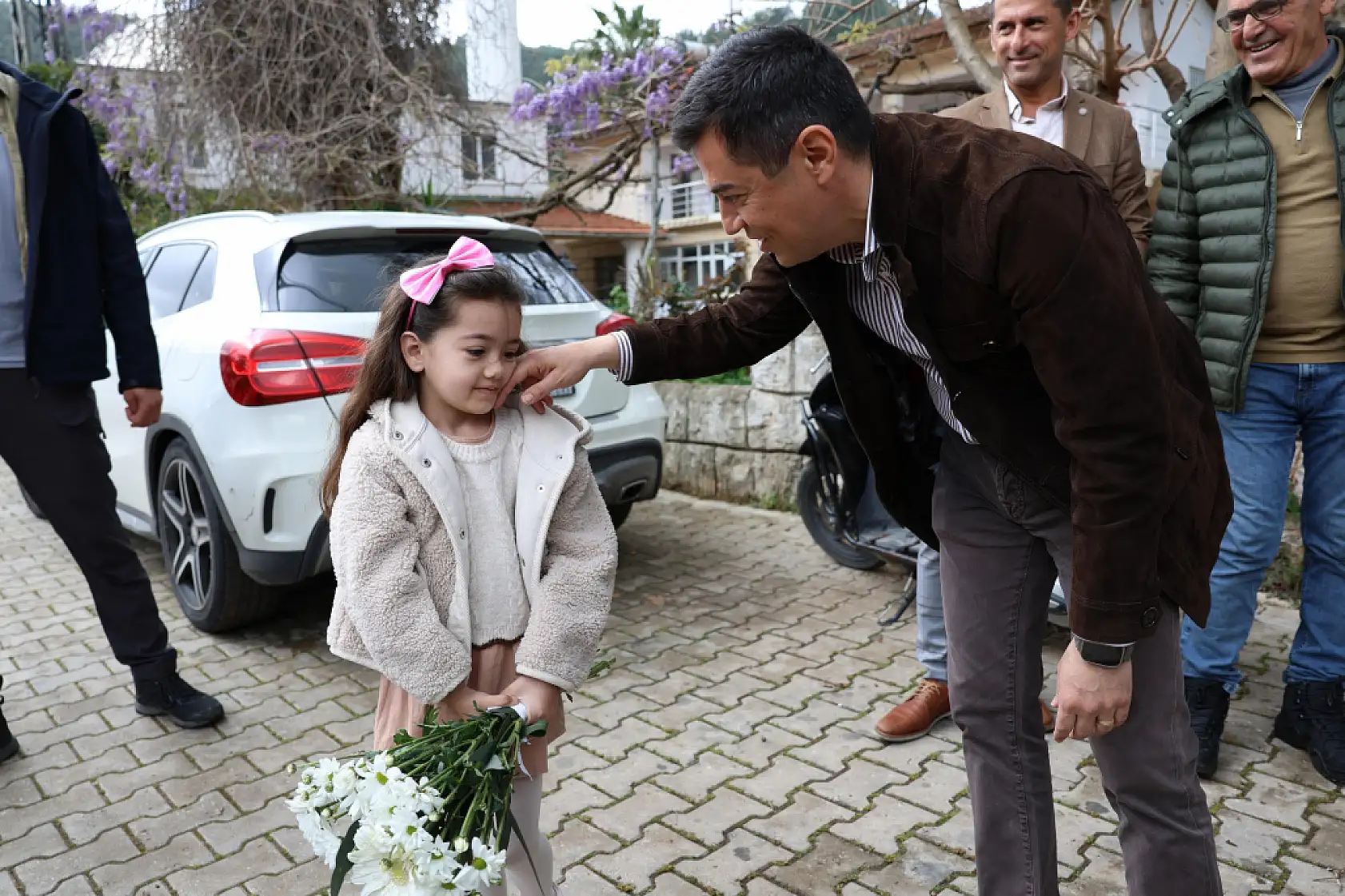 Başkan Ünlü, vatandaşlarla bayramlaştı