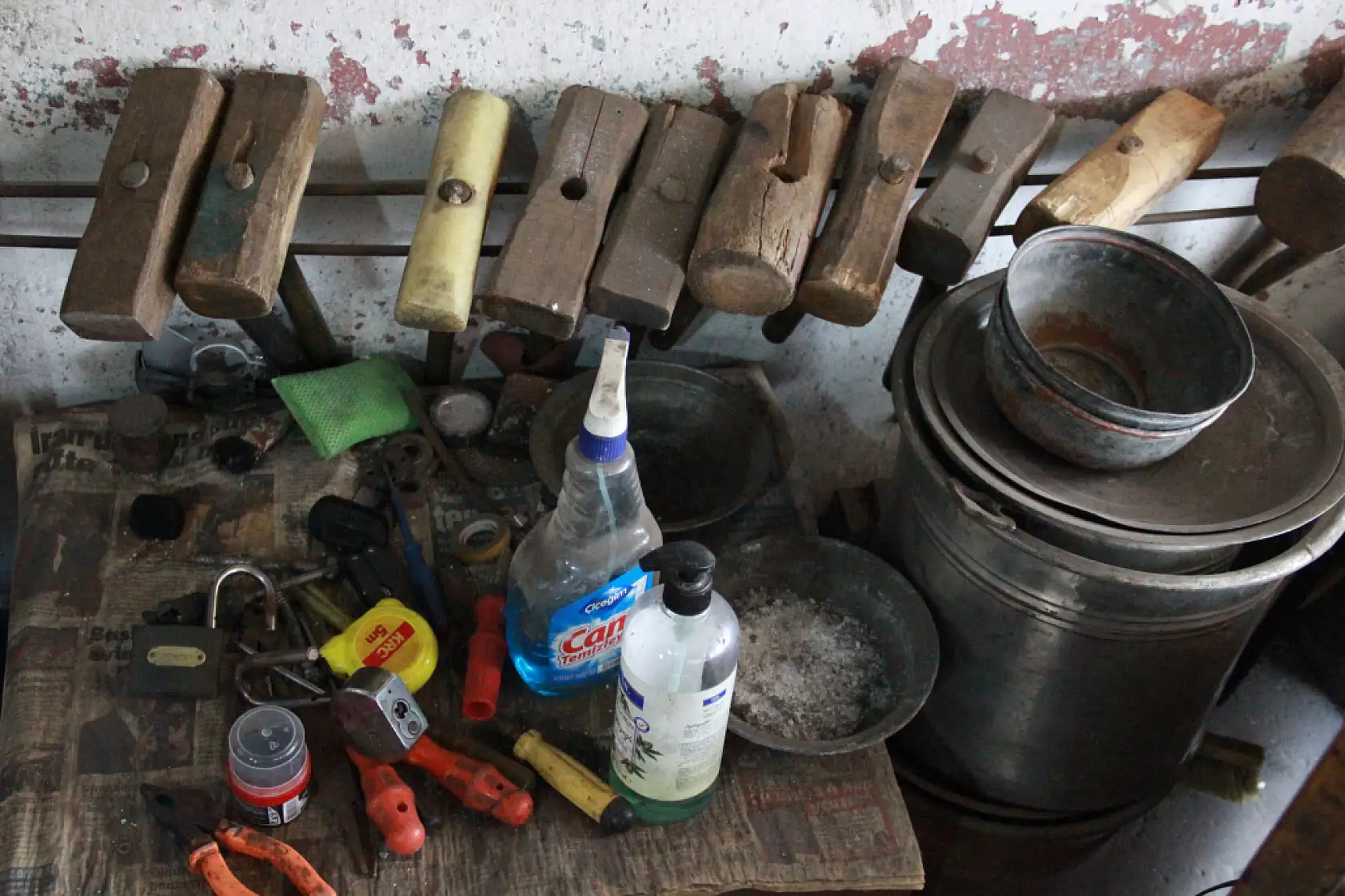 Yarım asırdan fazla süredir çekiciyle bakıra şekil veriyor