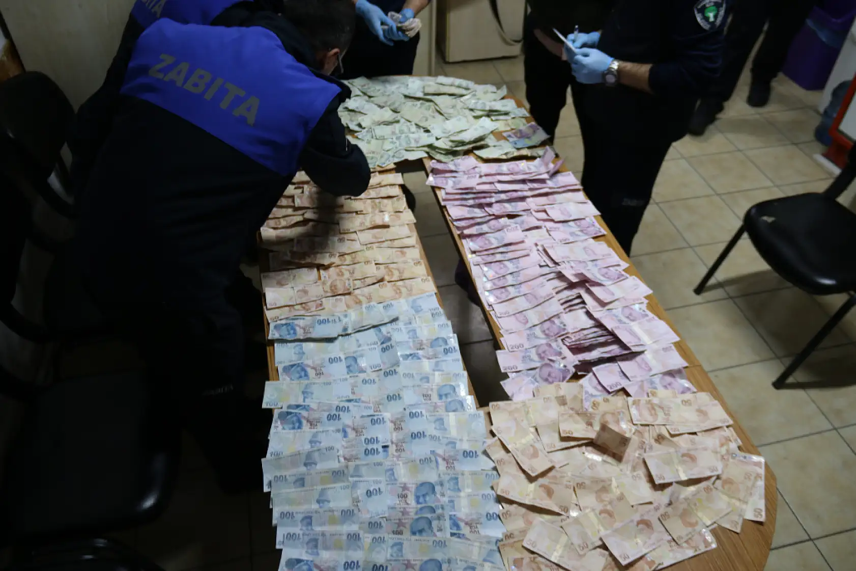 Dilencilikle 42 bin TL ve döviz toplayan şahıs: 'Paralar uzaydan gelmiş, ben de uzaydan geldim'