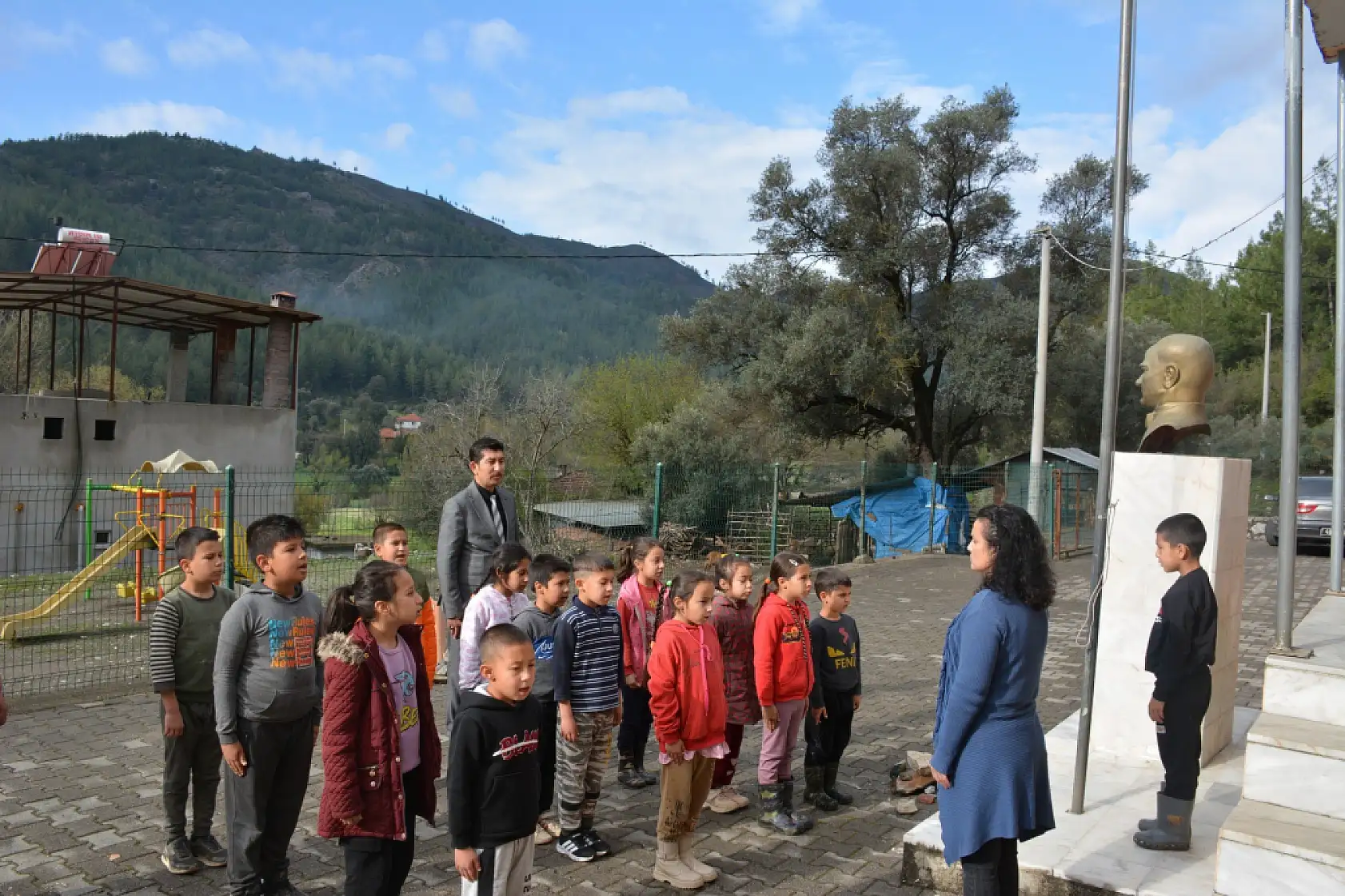 Köyceğiz'de ara tatil sonrası ders zili yeniden çaldı