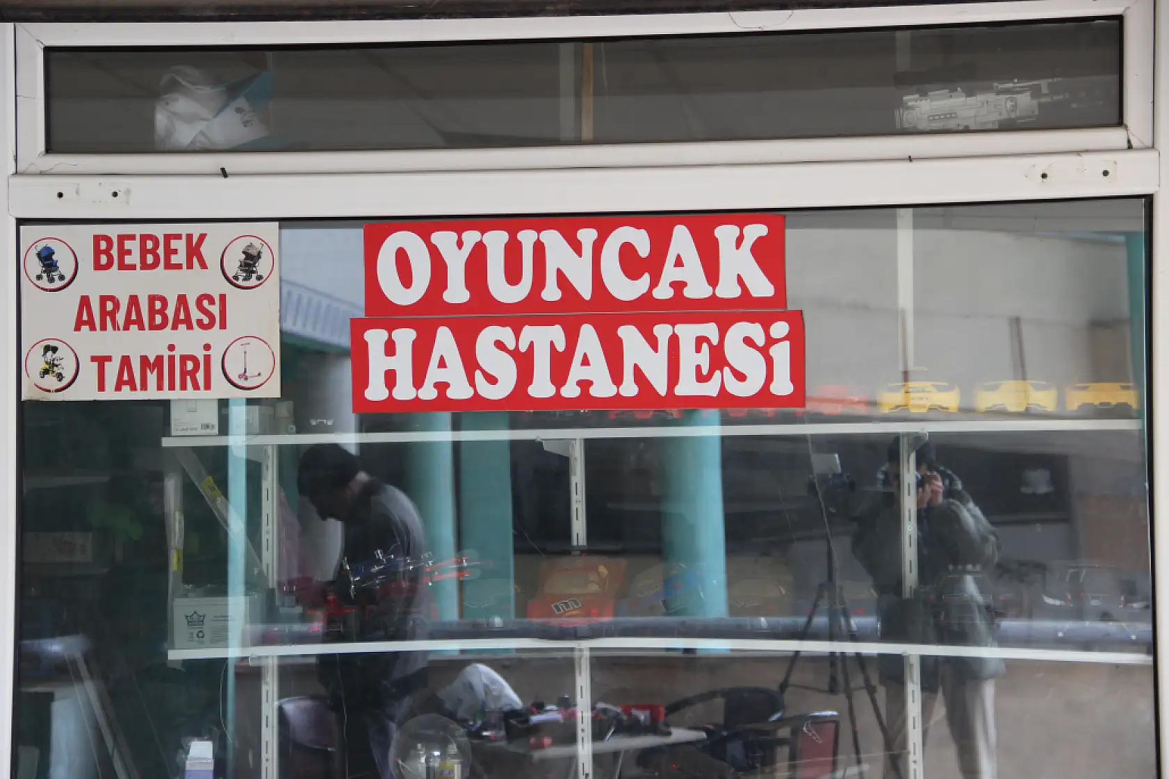 Şoförlüğü bıraktı, 10 yıldır oyuncak tamir ediyor