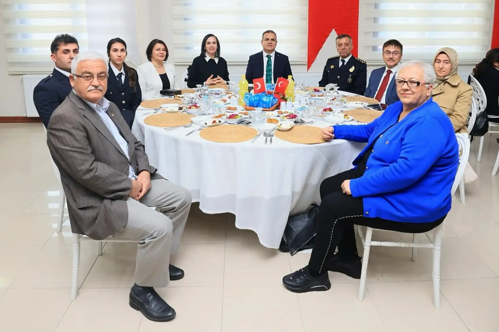 Vali Akbıyık, polis haftası etkinlikleri kapsamında şehit aileleri ve emniyet personeliyle buluştu