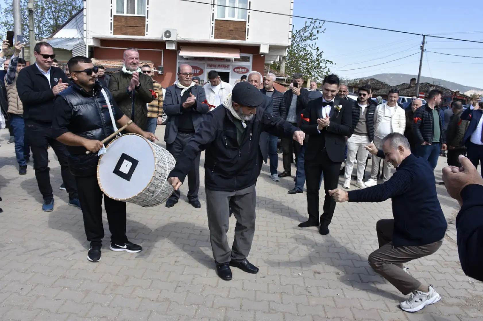 Asırlık gelenekler geri döndü! Testi kırıldı, Keşkek kazanlarla dağıtıldı!