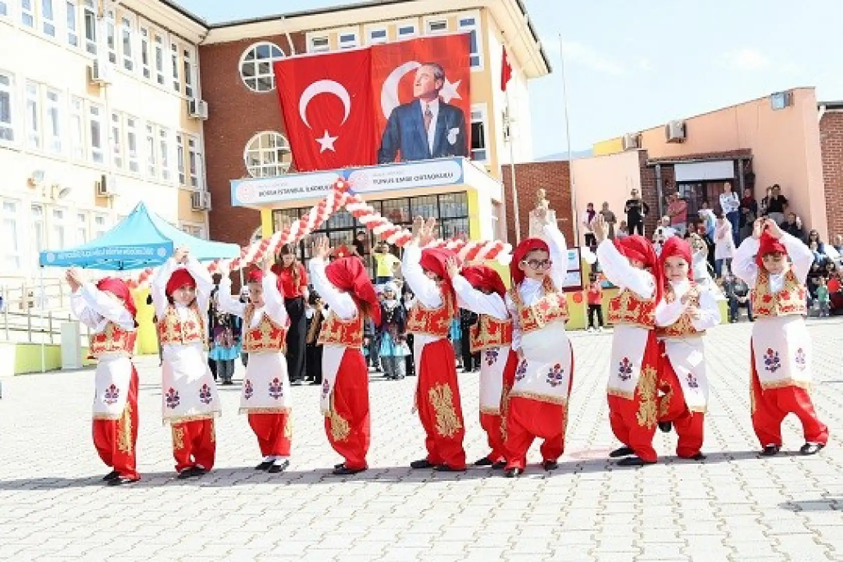 Köyceğiz'de 23 Nisan Ulusal Egemenlik ve Çocuk Bayramı kutlandı