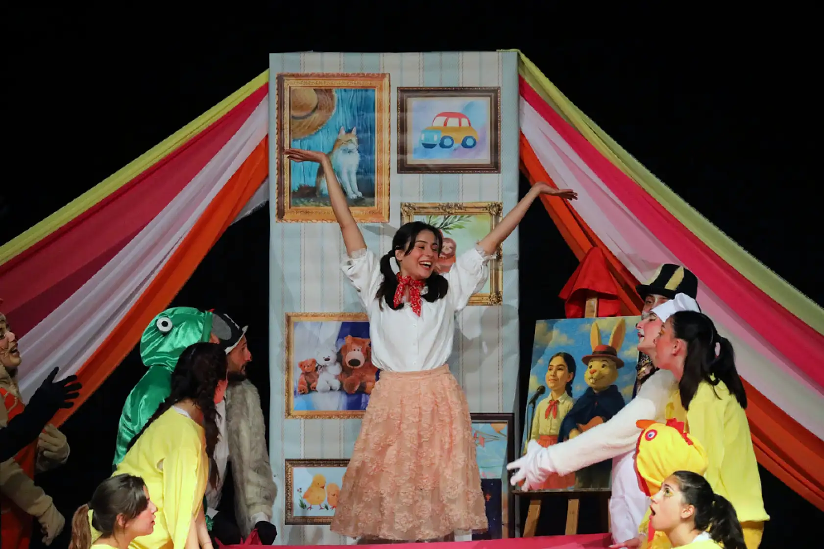 Menteşe Belediye Tiyatrosu uluslararası festivalde sahne aldı