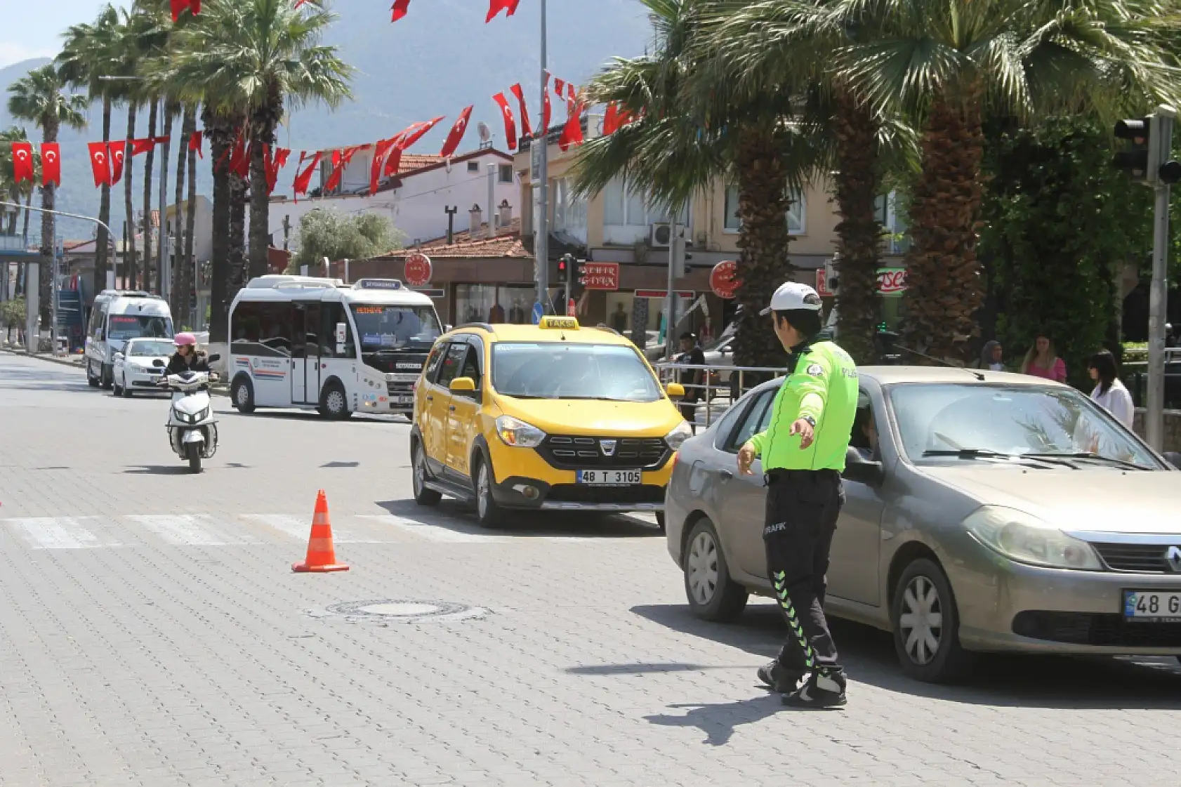 Fethiye'de ticari araçlarda tütün denetimi