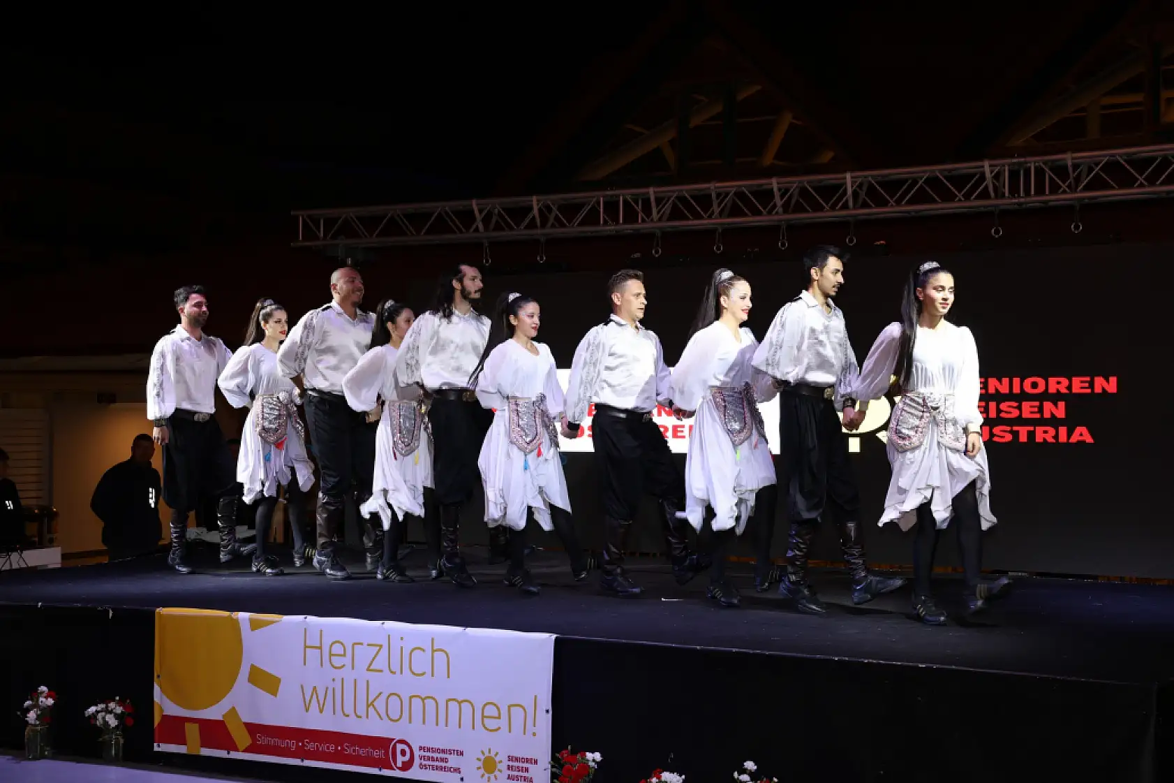 Avusturyalı Turistlere 'Hoş geldiniz' partisi