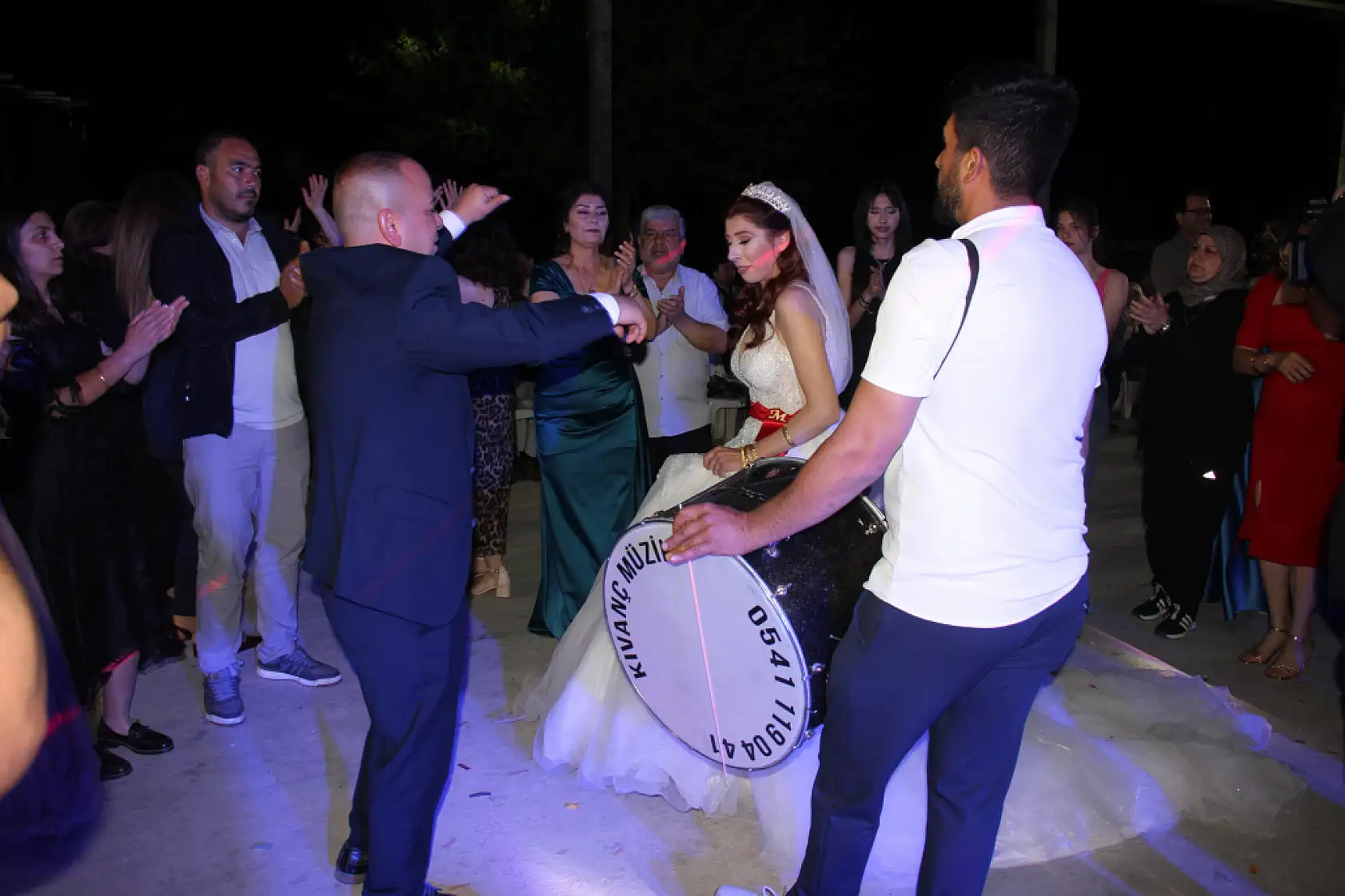 Pandemide nikahlanan çiftin düğün hayali 5 yıl sonra gerçek oldu