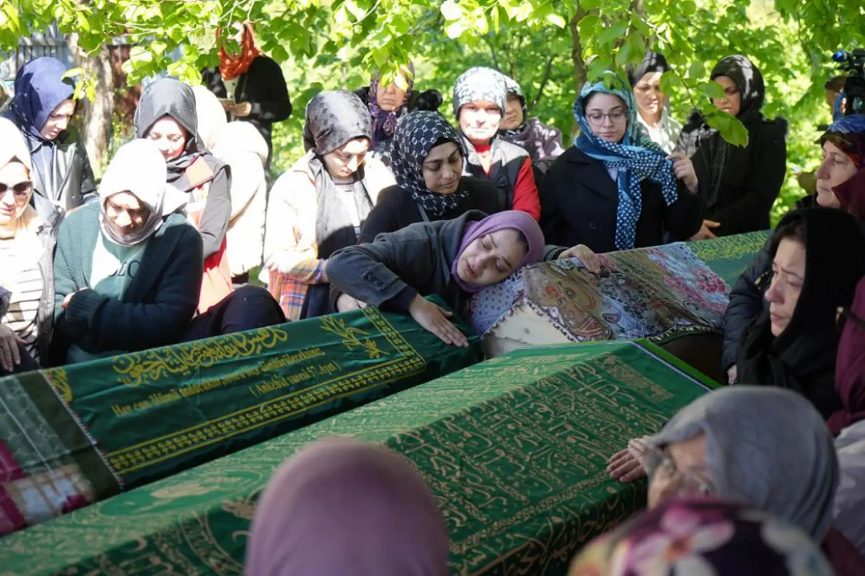 Samsun'daki heyelan faciası: Baba ve iki çocuğu gözyaşları içinde uğurlandı