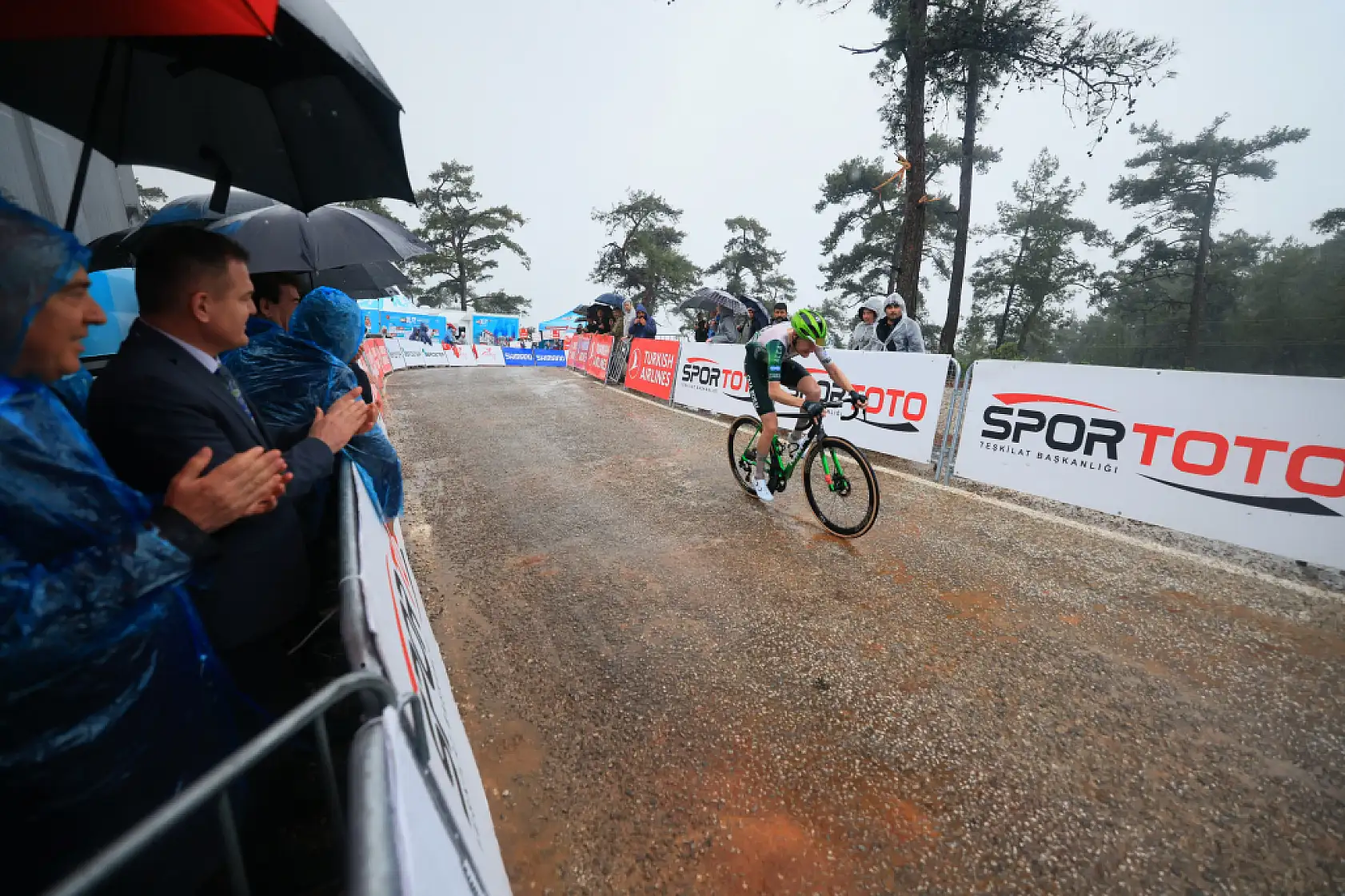 Marmaris-Kıran etabını XDS Astana Team'dan Wout Poels kazandı