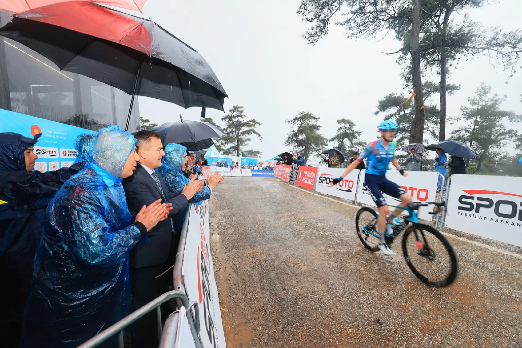 Marmaris-Kıran etabını XDS Astana Team'dan Wout Poels kazandı