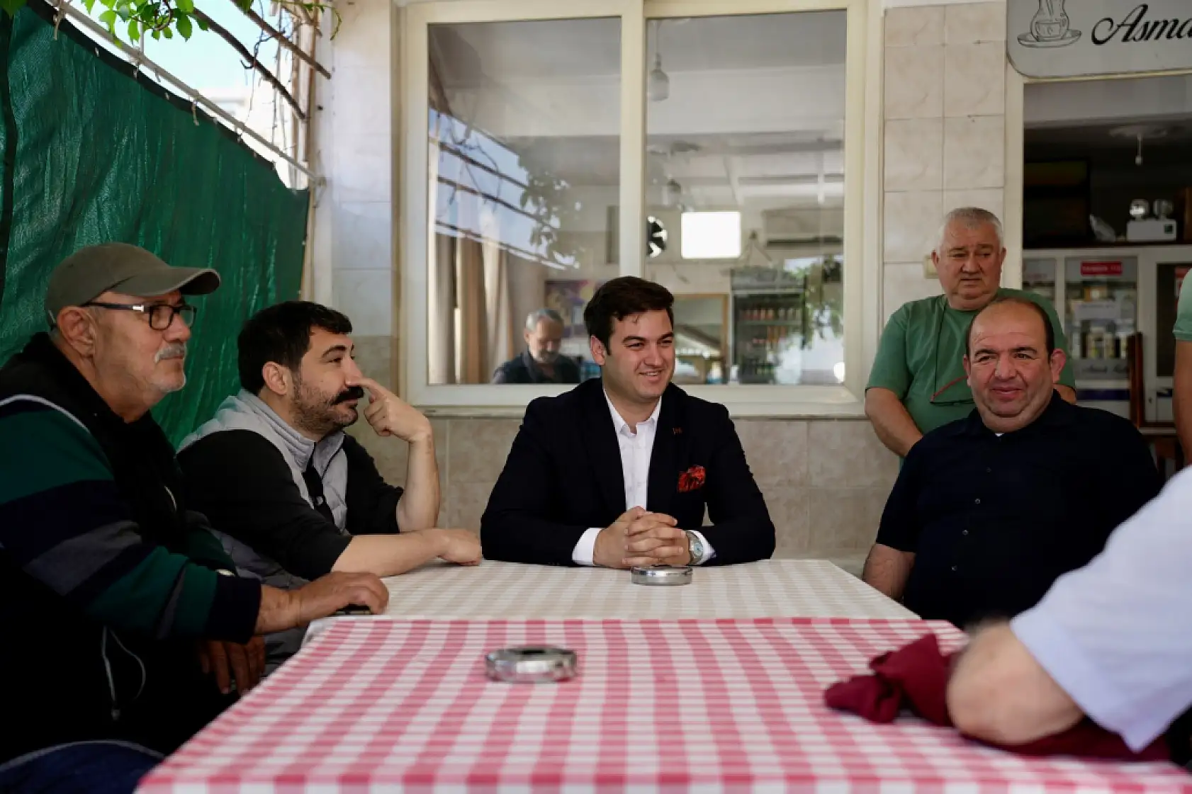 Başkan Mandalinci, vatandaşlarla bir araya geldi