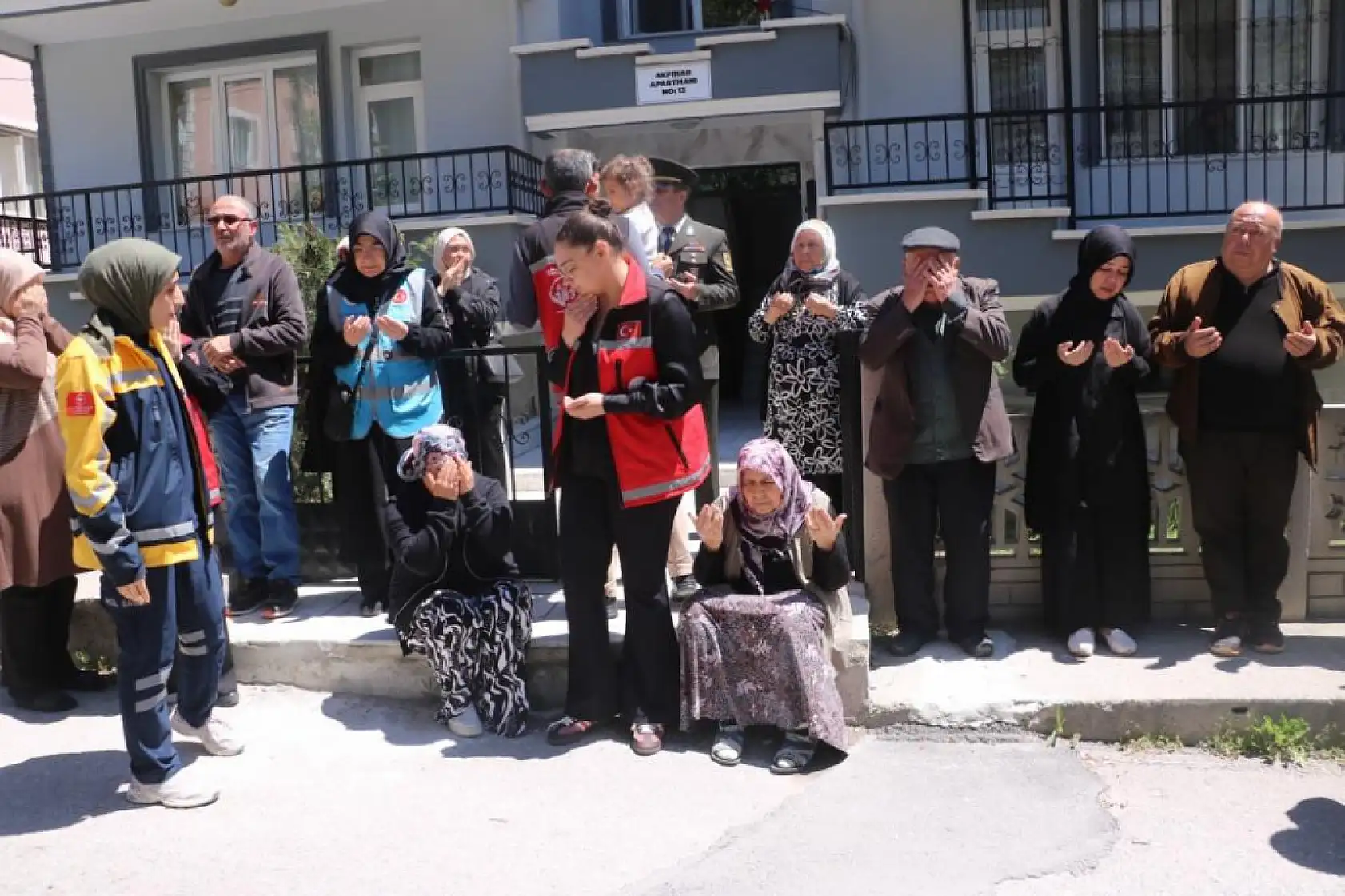 Şehidin 4 yaşındaki kızından babasına oyuncak ayıcıkla duygusal veda