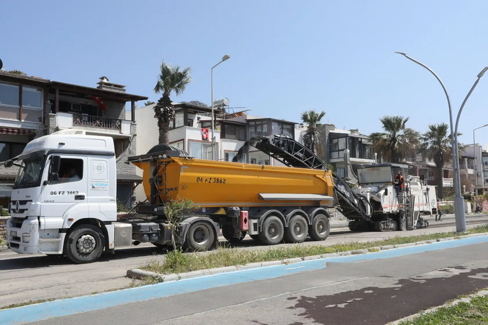 Bodrum Turgutreis' in yolları yenileniyor