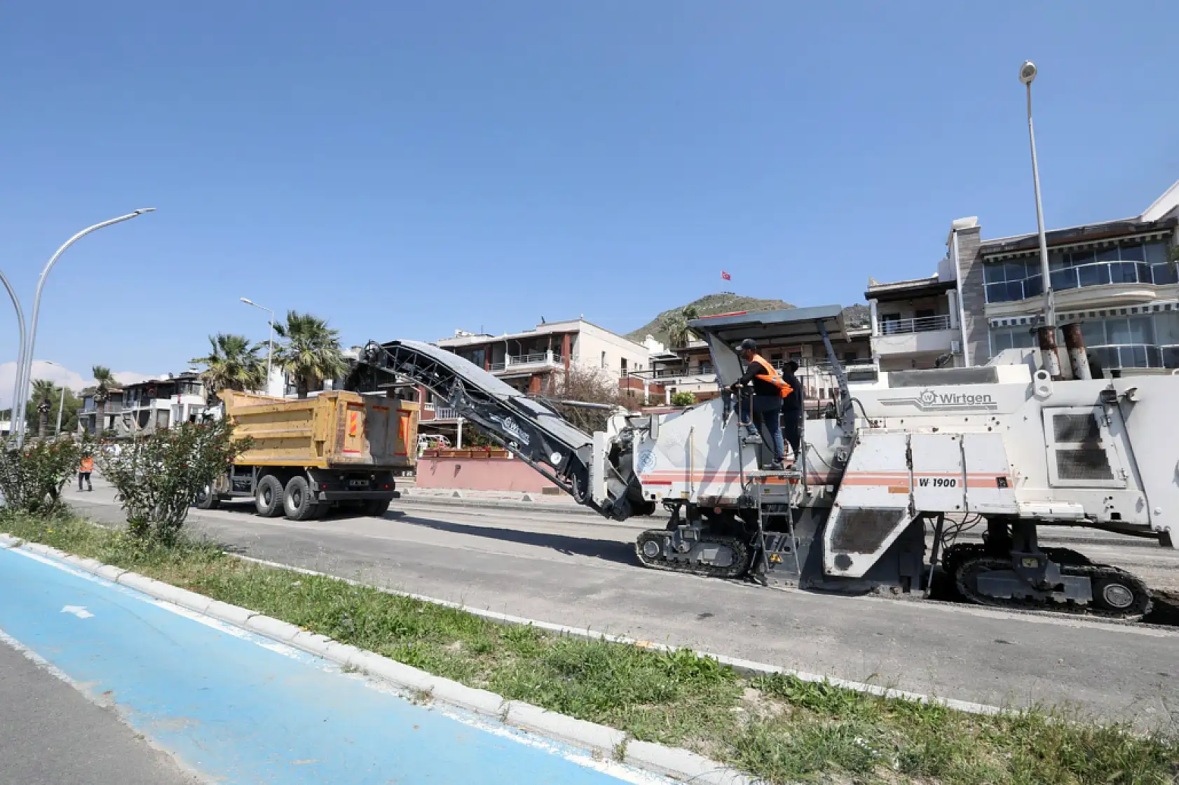 Bodrum Turgutreis' in yolları yenileniyor