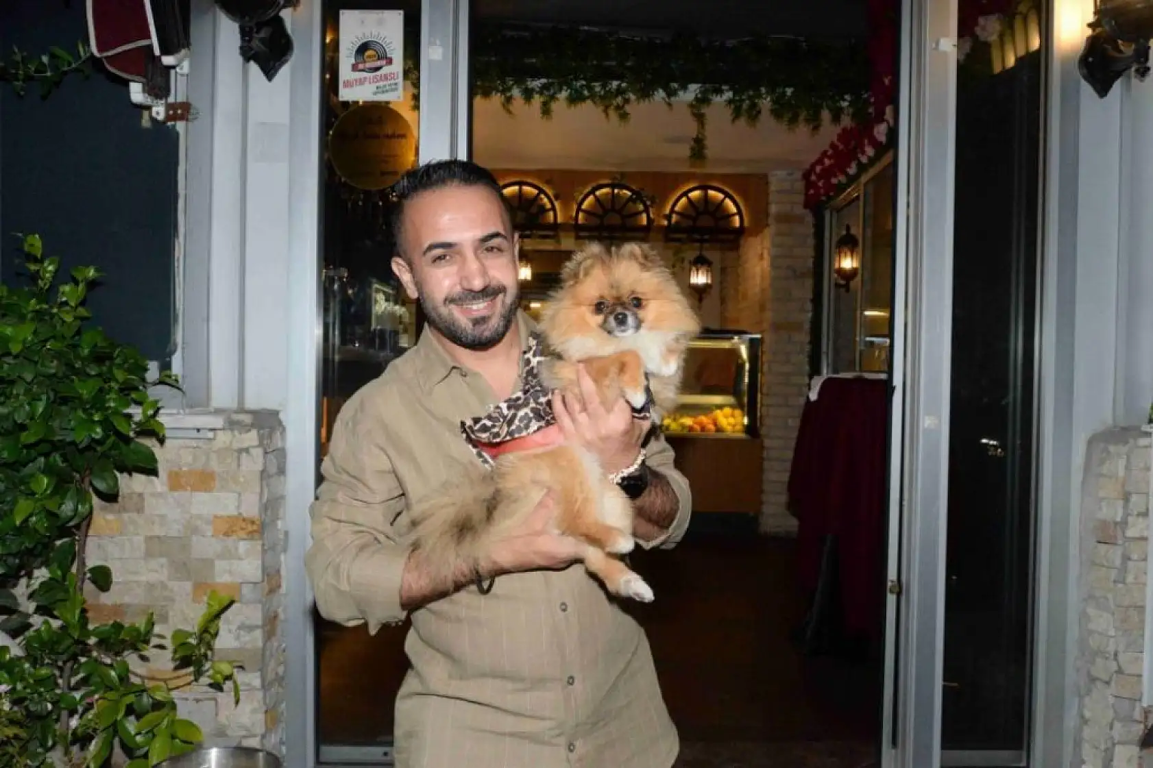Güzellik yarışmasında birinci seçilip kaybolan köpek bulundu, sahipleri sevince boğuldu