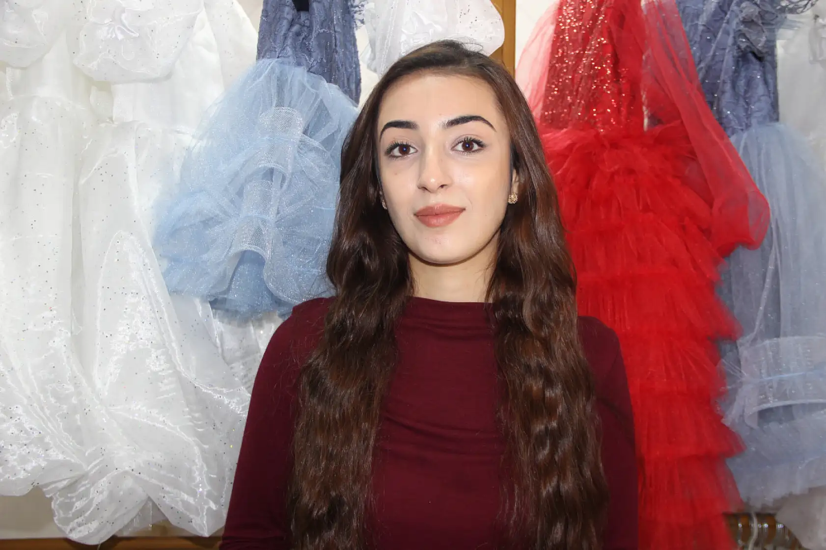 İzlediği dizideki moda tasarımcısından etkilenerek 20 yaşında atölye kurdu