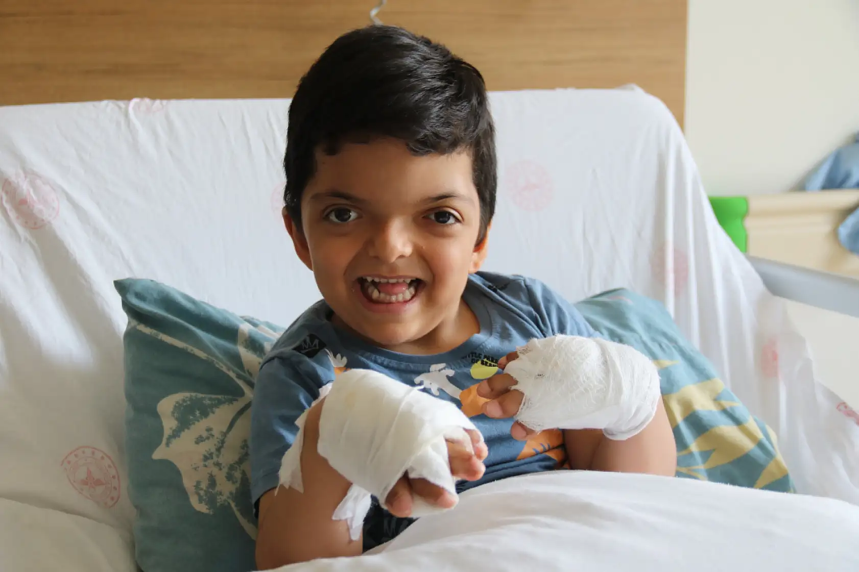 Doktorların ismini yeni duyduğu rahatsızlık Eskişehir'de tedavi edildi, 10 parmağı açıldı