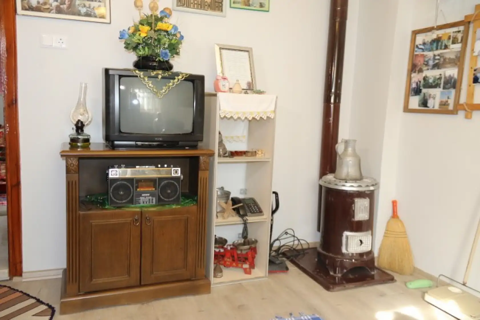 Genç kuşaklara geçmişini unutturmamak için evini müzeye çevirdi