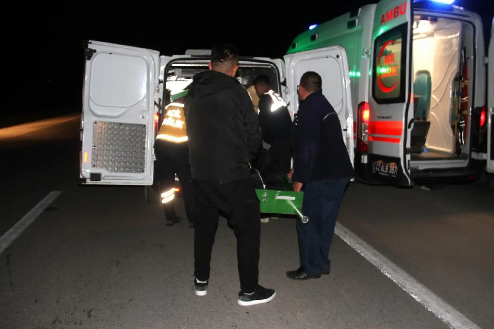 Yolun karşısına geçmek isteyen yaya hayatını kaybetti