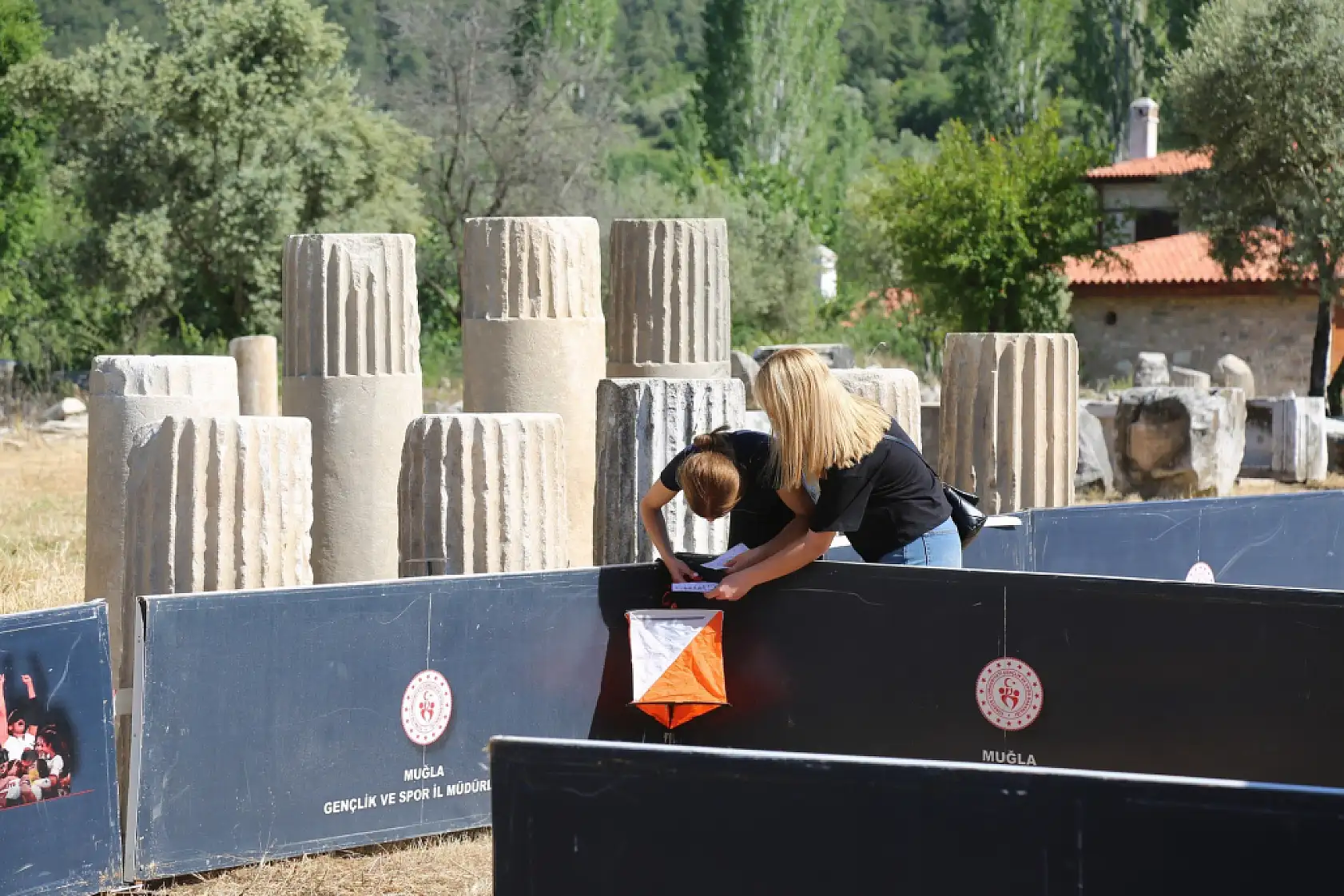 2025 Aile Yılı kapsamında labirent oryantiring etkinliği Stratonikeia Antik Kenti'nde gerçekleştirildi