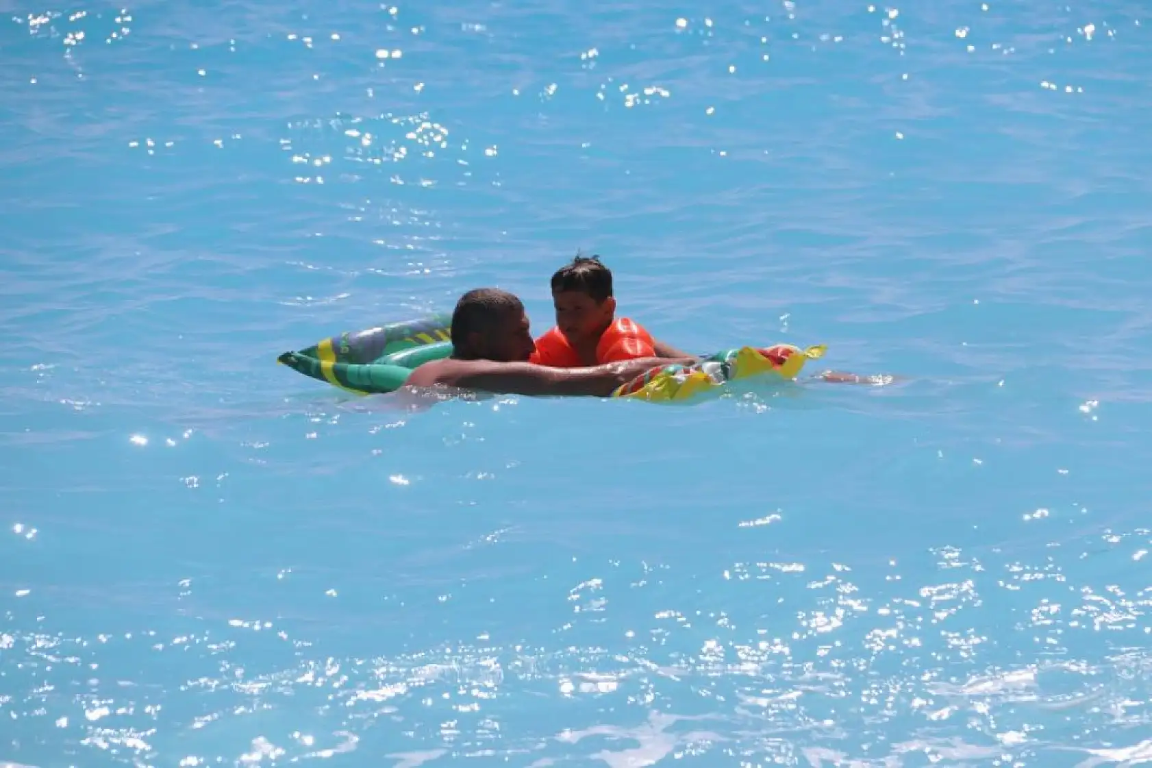 Fethiye'nin gözdesi Ölüdeniz'de sezon hareketliliği