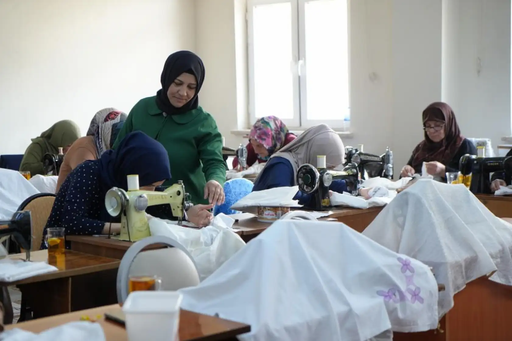 Bir döneme damgasını vurmuştu: Geçmişin izlerini taşıyan beyaz işi ürünler antika dikiş makinelerinde hayata döndürülüyor