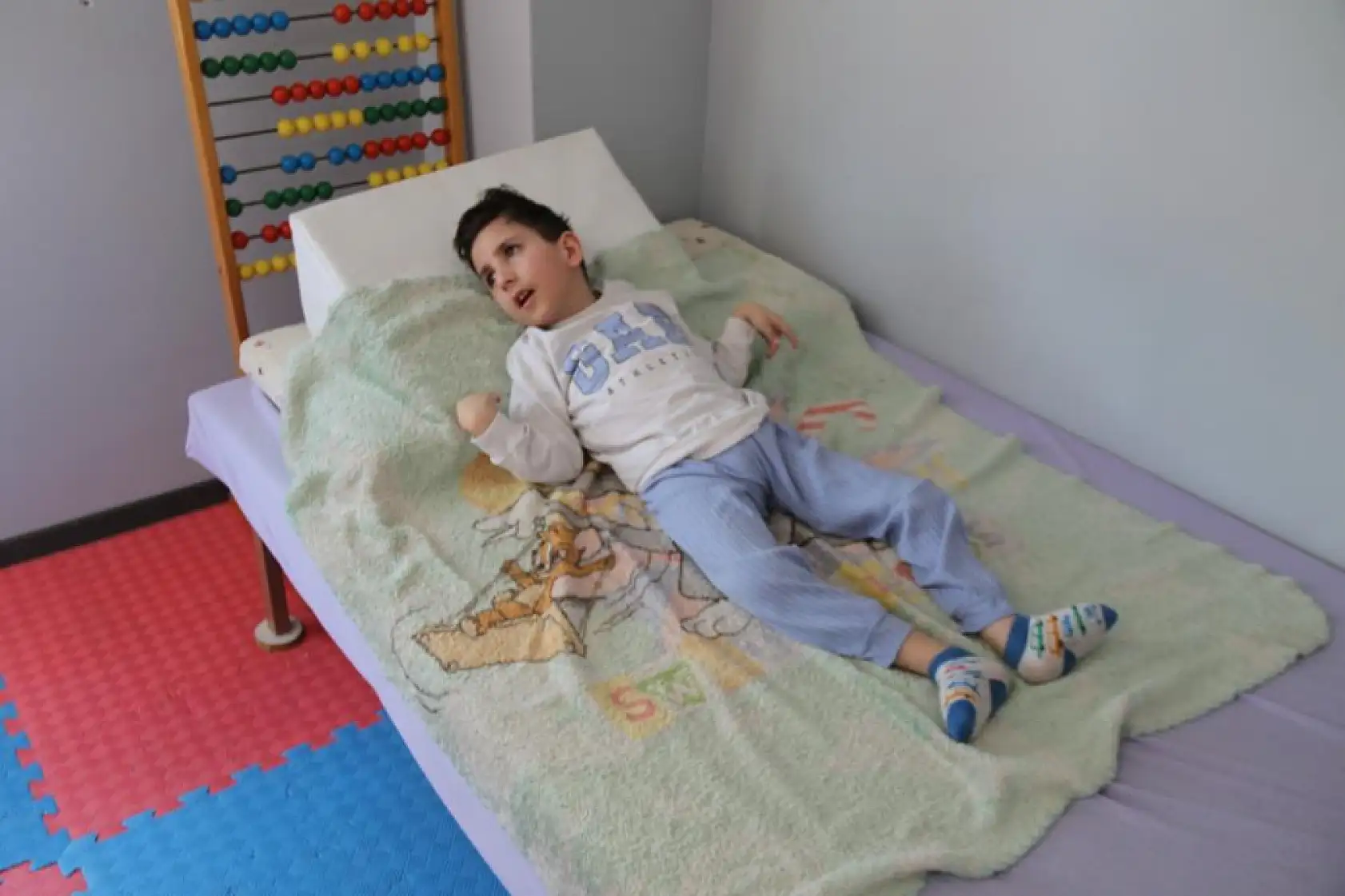 Doktorlar bile şaşkın! Türkiye'de ender görülen vaka: Emir'in umut hikayesi